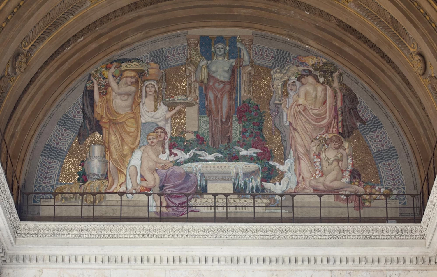 Propileo della Libertà nella Terrazza Italia del Vittoriano a Roma - Il Valore, La Legge, La Forza e La Pace 3